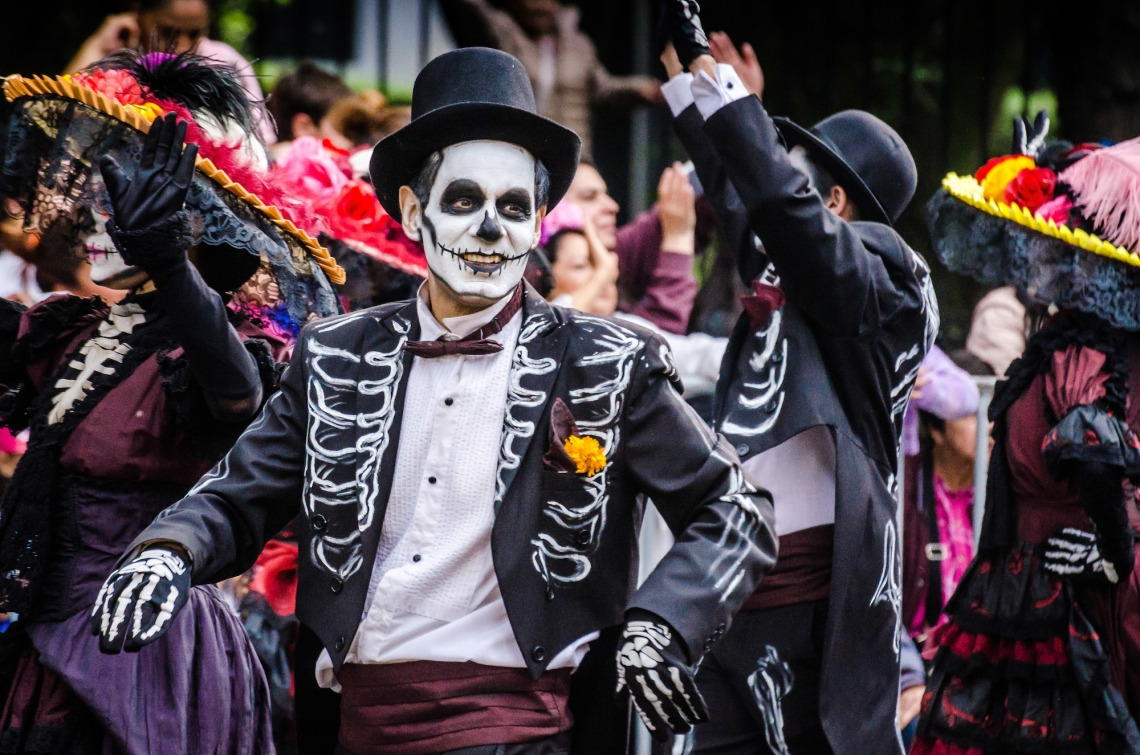 A scene from a Día de los Muertos parade in Mexico City in 2018. 