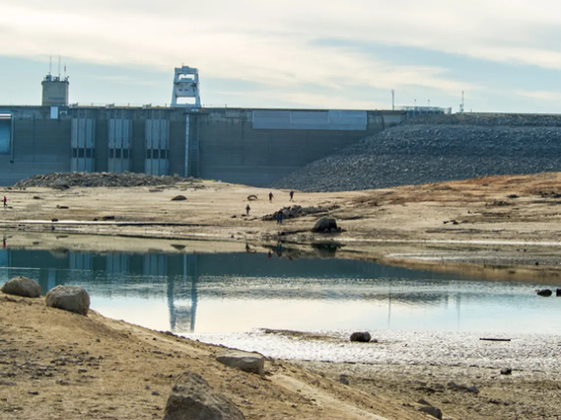  low water drought conditions at Folsom Dam and Lake